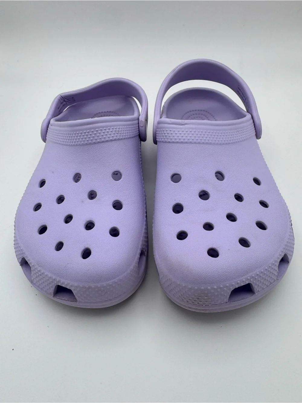 💜3/$15 Kids Crocs Classic Clogs Junior Size J3 - Lavender Purple